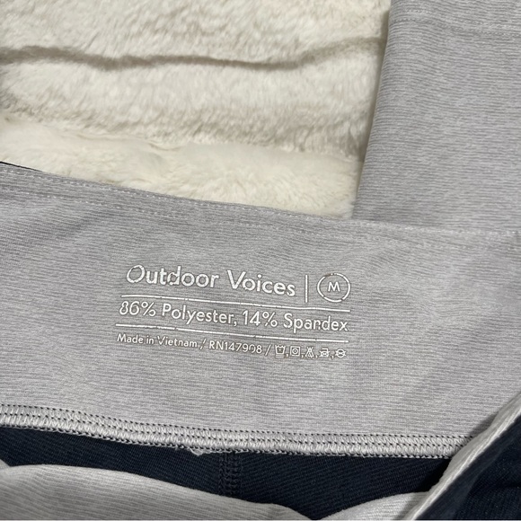Outdoor Voices Medium Grey Black Colorblock Cropped Leggings - Picture 5 of 5